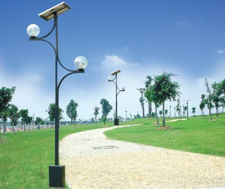公園里安裝4米太陽能路燈價格多少錢